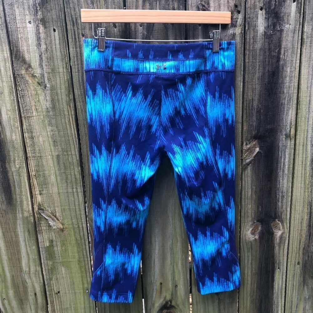 Under Armour Blue Pattern Capris Sz M - Picture 6 of 8